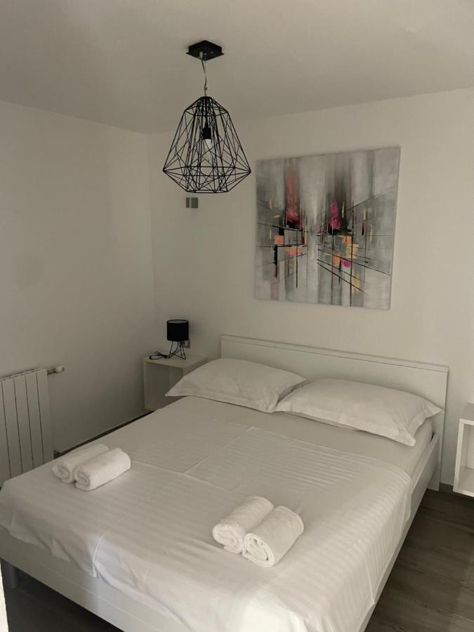 Apartments Belic With Pool Елса Экстерьер фото